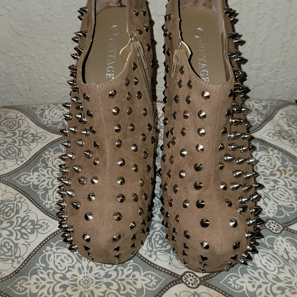Vintage Studded Tan Heels